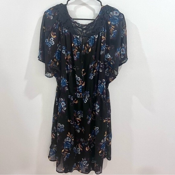 Black floral sheer overlay half button dress size XL - Picture 4 of 7